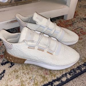 Adidas tennis shoes